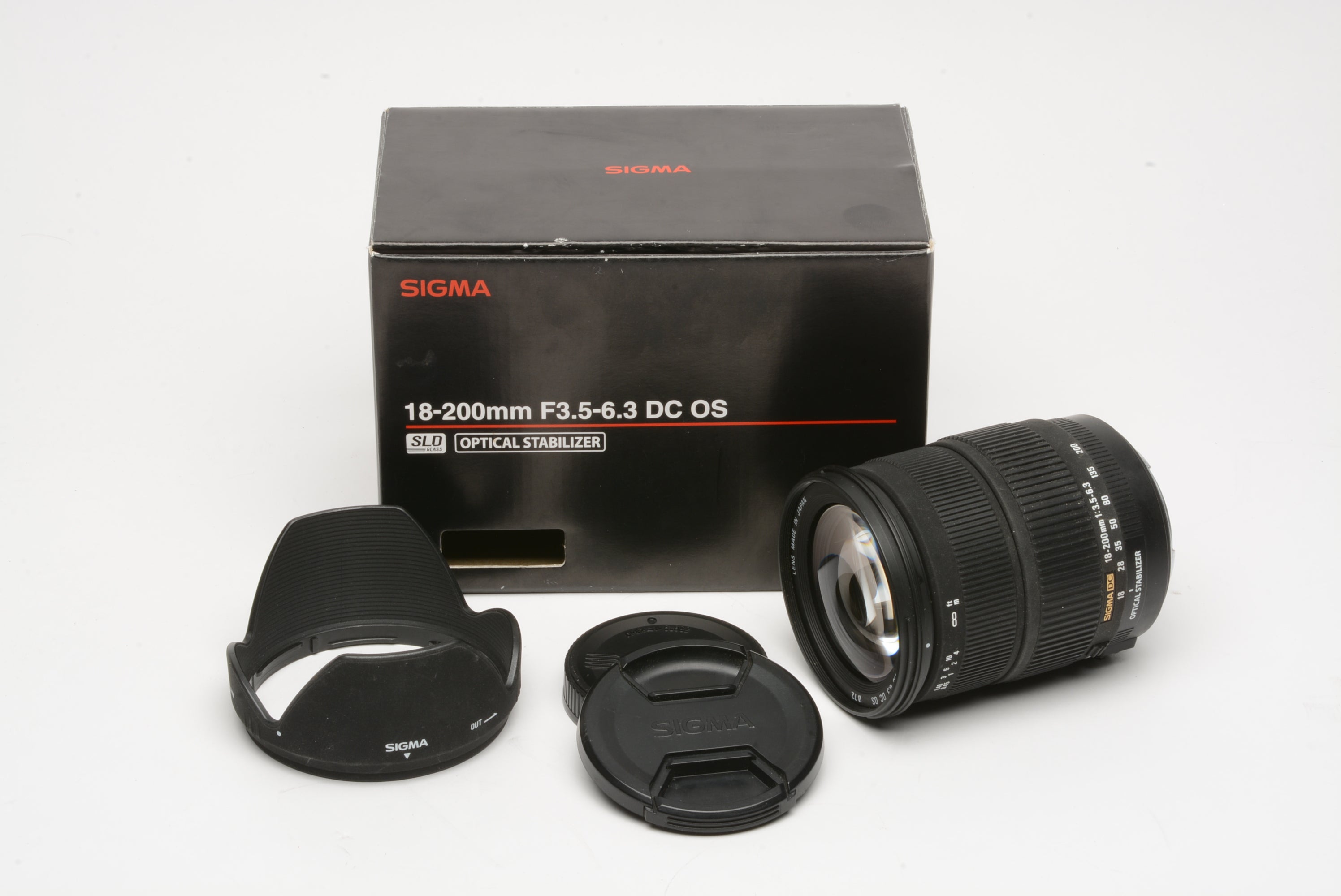 Sigma 18-200mm f3.5-6.3 DC OS SLD DC for Canon EF Mount, hood