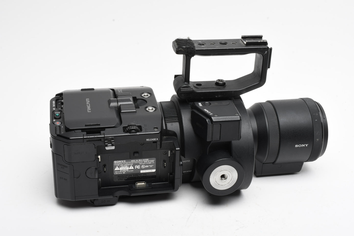 Sony NEX-FS700R 4K Super 35mm NXCAM w/18-200mm, Only 1010 Hours
