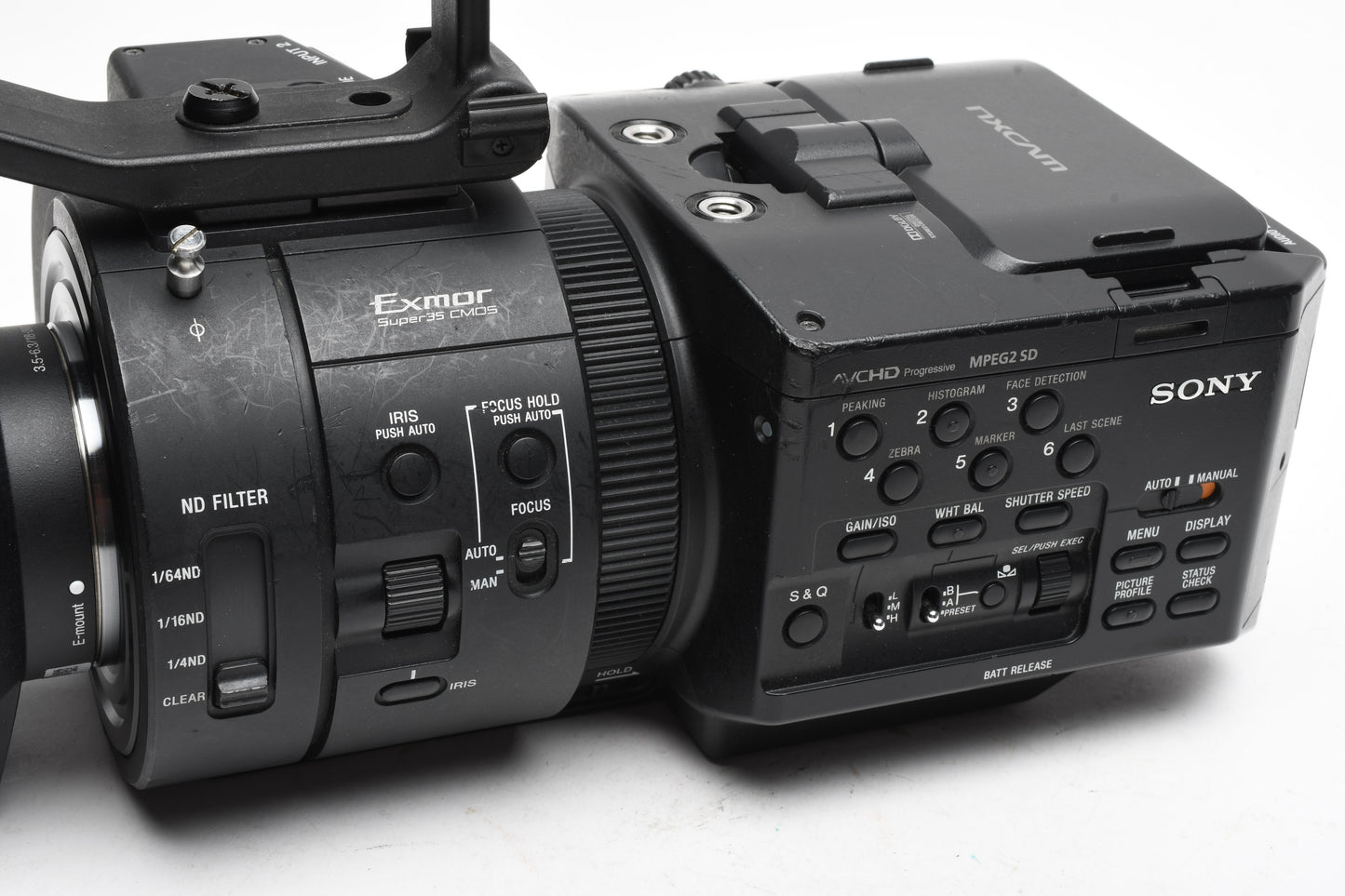Sony NEX-FS700R 4K Super 35mm NXCAM w/18-200mm, Only 1010 Hours