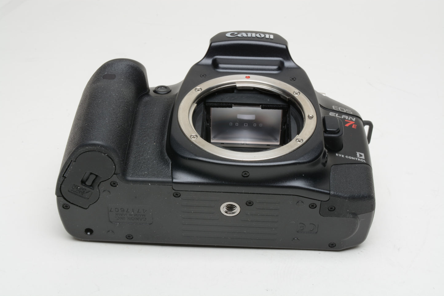 Canon Elan 7E 35mm SLR body, cap, strap, very clean, fully tested, boxed