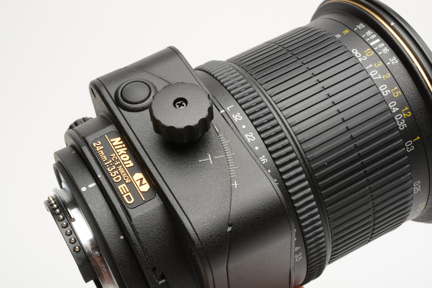 Nikon Nikkor MF 24mm f3.5D ED lens, Mint, Boxed, USA, w/hood