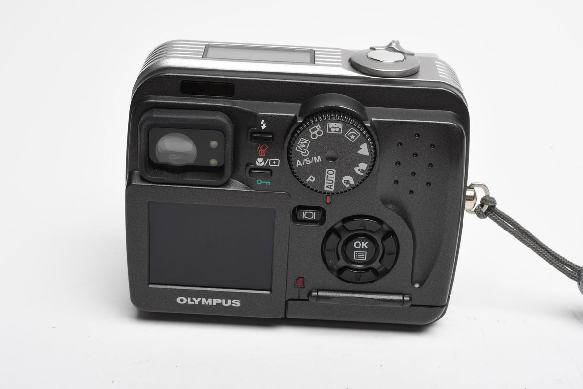 Olympus Camedia D-40 4MP Digital Point & Shoot camera, 64MB Card, Great!