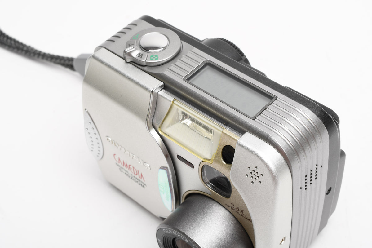 Olympus Camedia D-40 4MP Digital Point & Shoot camera, 64MB Card, Great!