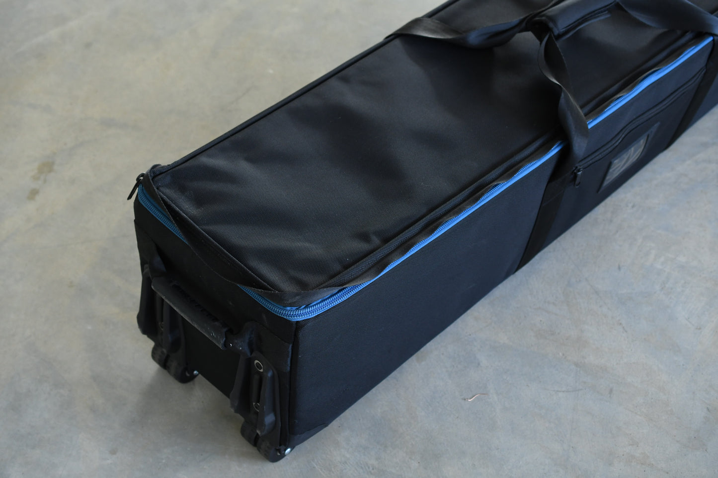 Tenba Rolling Tripod/Grip Case (48", Black) #634-519, Clean!