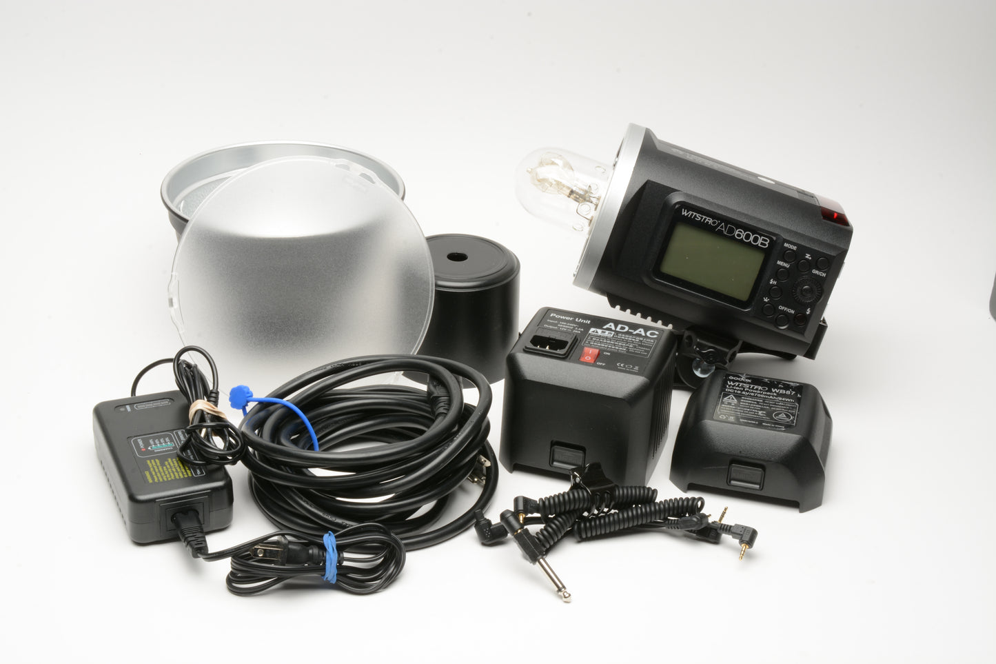 Godox Witstro AD600B flash bundle w/Reflector, batt, AC/DC+++ Tested! Clean
