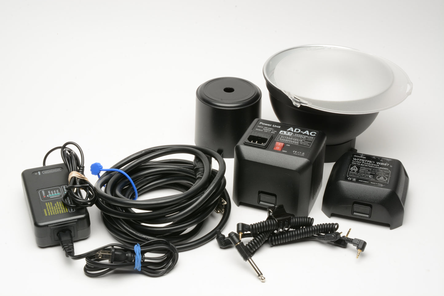 Godox Witstro AD600B flash bundle w/Reflector, batt, AC/DC+++ Tested! Clean