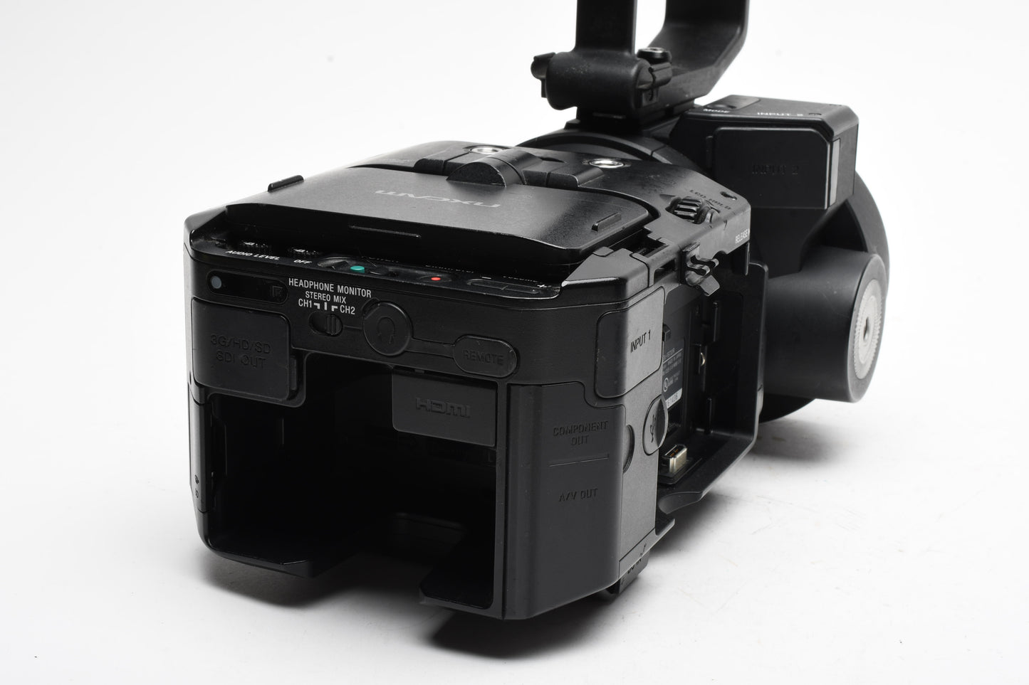 Sony NEX-FS700R 4K Super 35mm NXCAM w/18-200mm, Only 1010 Hours