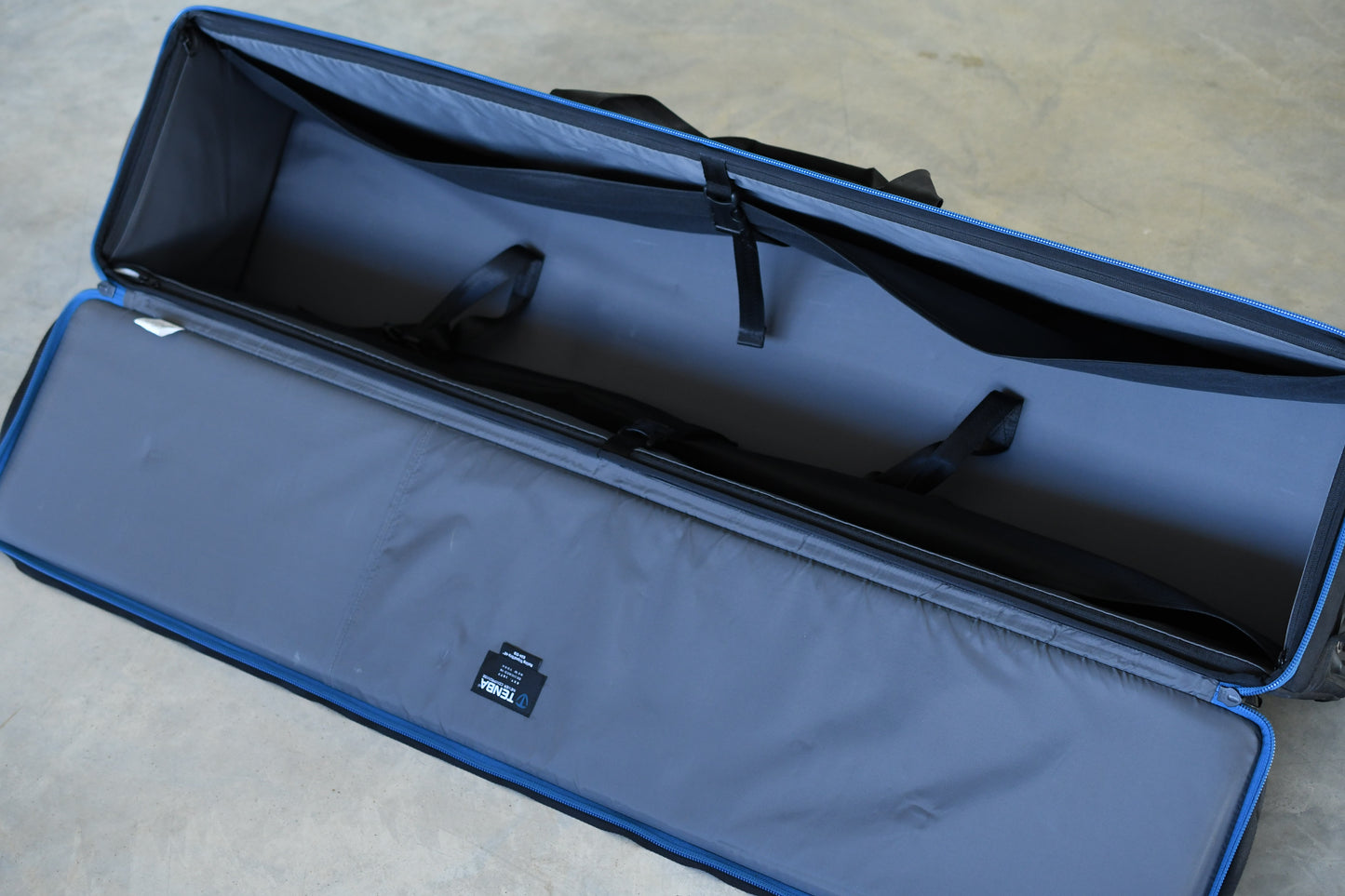 Tenba Rolling Tripod/Grip Case (48", Black) #634-519, Clean!
