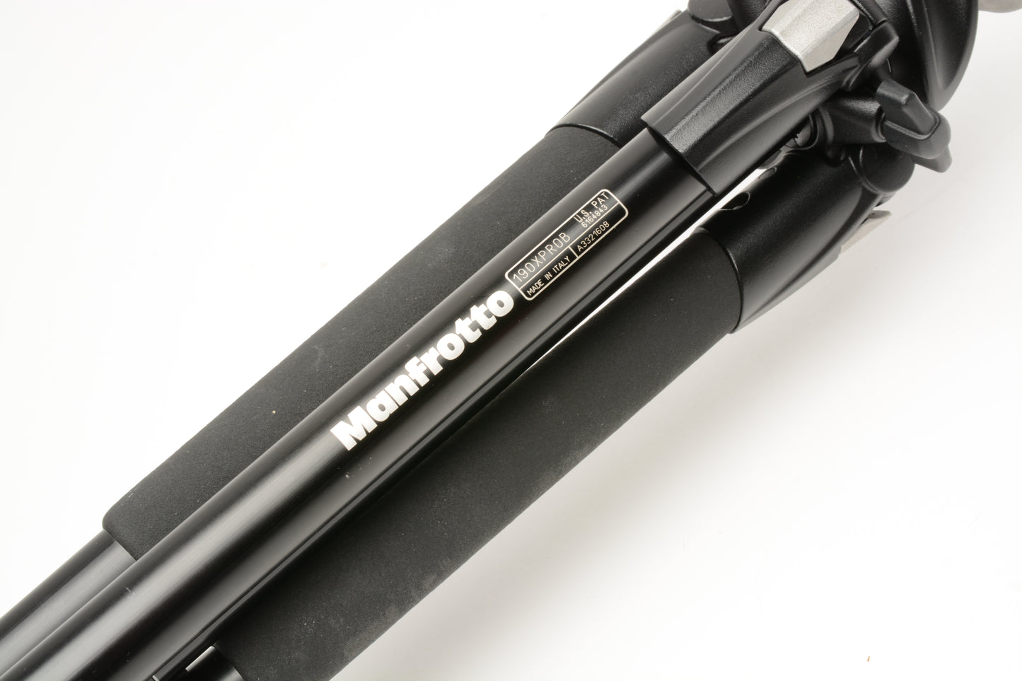 Manfrotto 190XPROB aluminum tripod, light use, great!