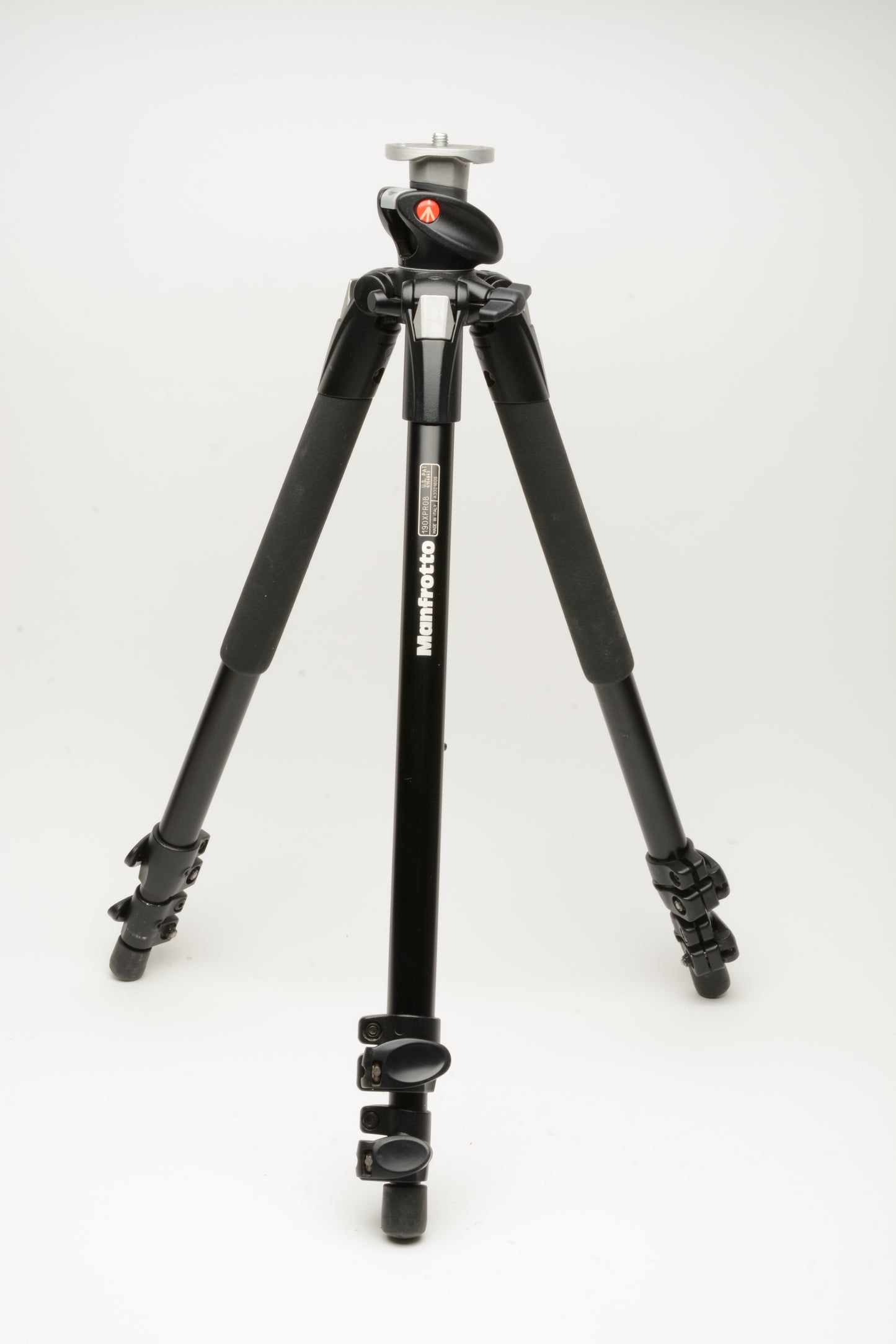 Manfrotto 190XPROB aluminum tripod, light use, great!