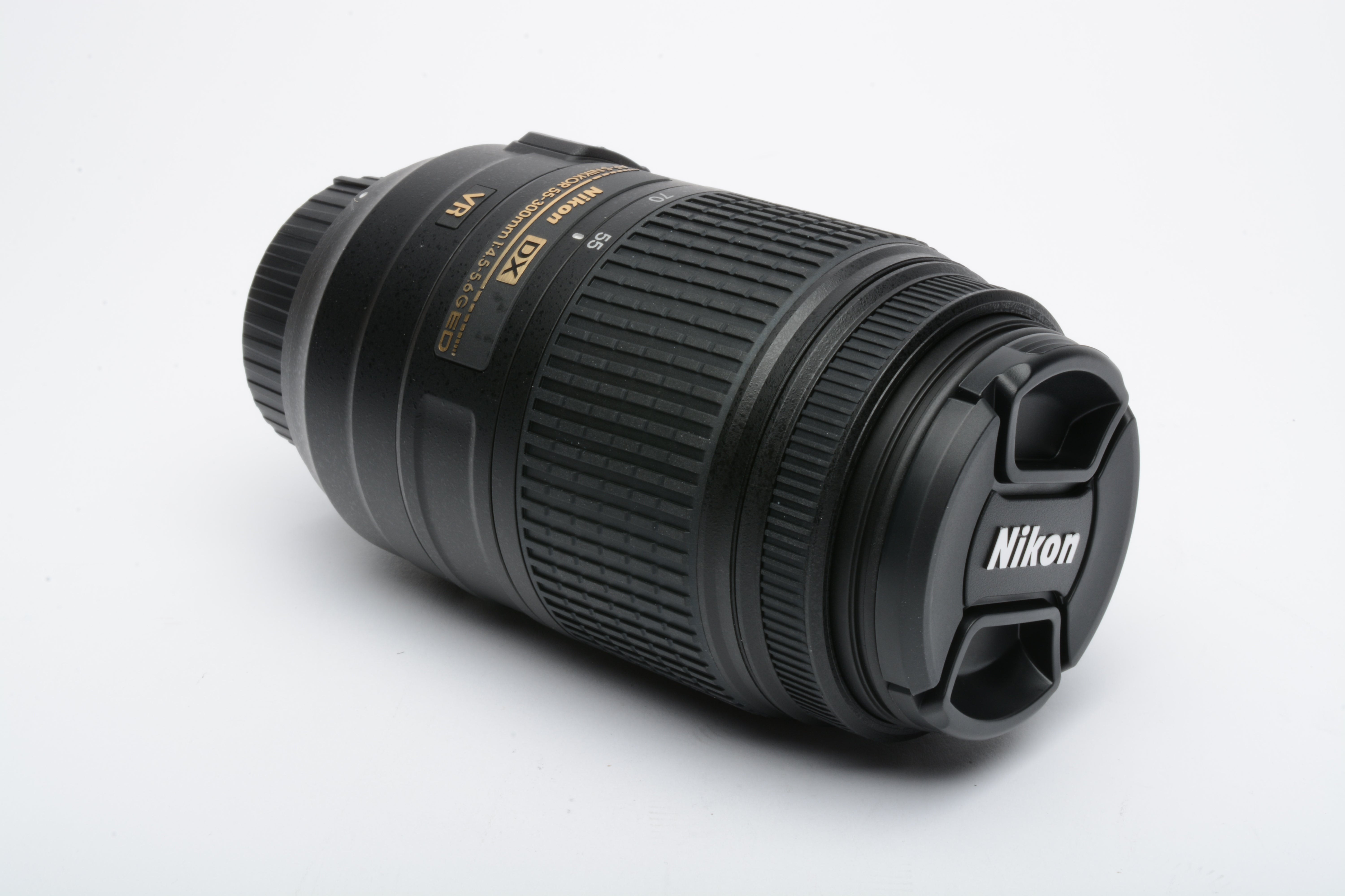 Nikon AF-S VR Nikkor 55-300mm f4.5-5.6 G ED DX lens, w/pouch, hood