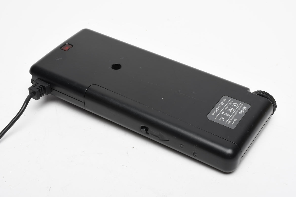 Meike MK-SF (Nikon SD-8A) Remote AA battery pack for Nikon Flashes