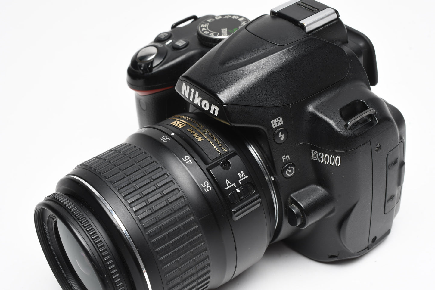 Nikon D3000 DSLR w/Nikkor AFS 18-55mm f3.5-5.6G VR Lens, Batt, Charger, Only 7807 Acts!