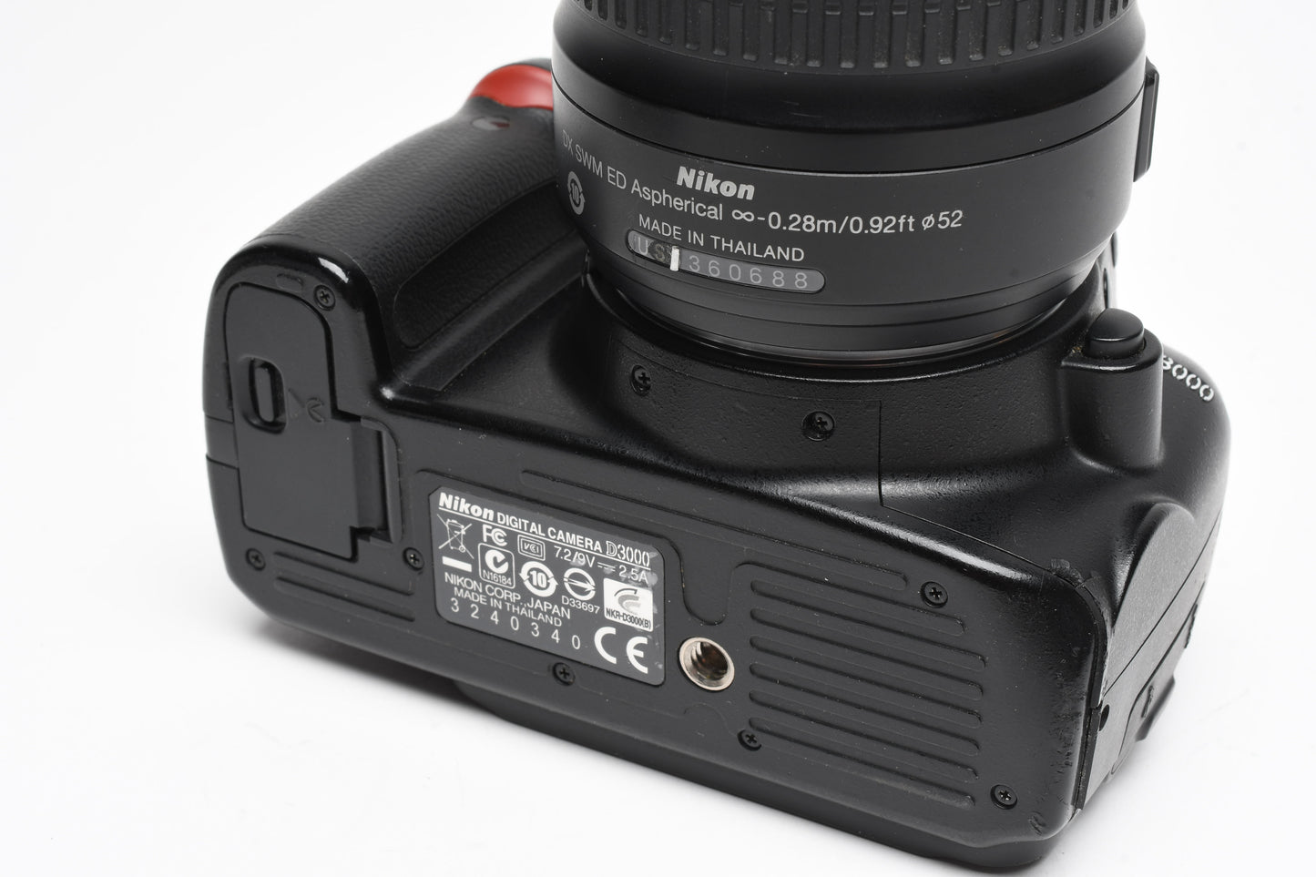 Nikon D3000 DSLR w/Nikkor AFS 18-55mm f3.5-5.6G VR Lens, Batt, Charger, Only 7807 Acts!