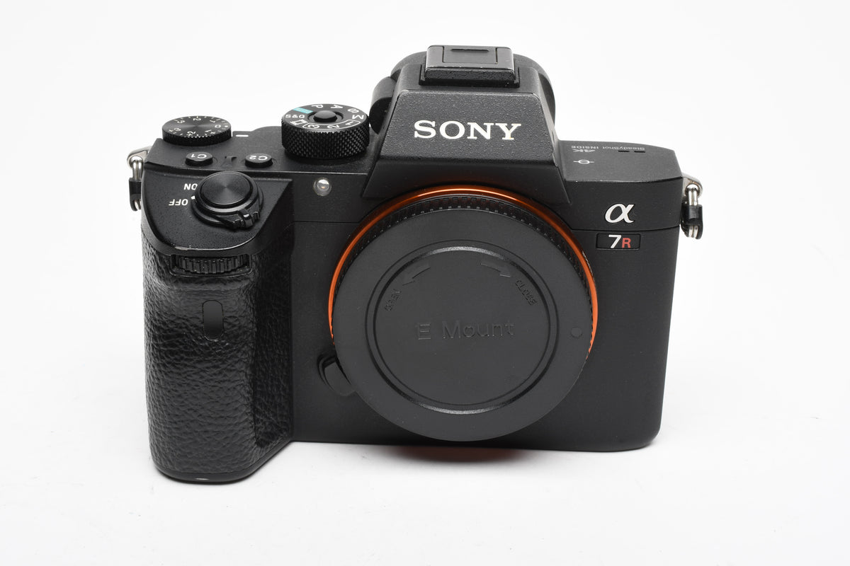Sony A7R III Mirrorless Body, Only 3k Acts!, w/Strap, batt+charger