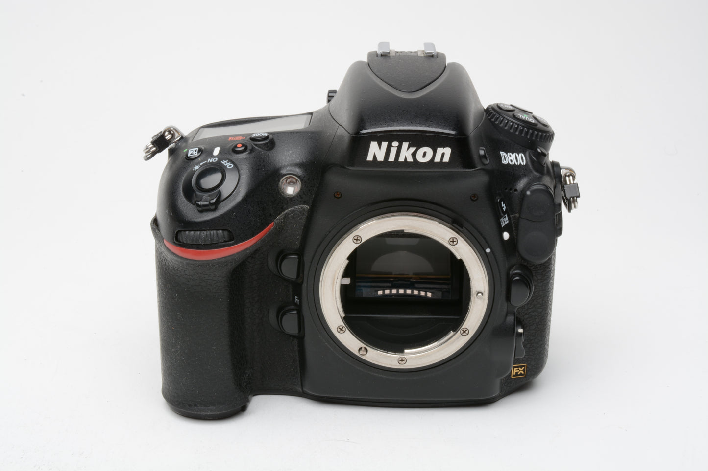 Nikon D800 DSLR body, USA version, batt+charger+strap 130K Acts