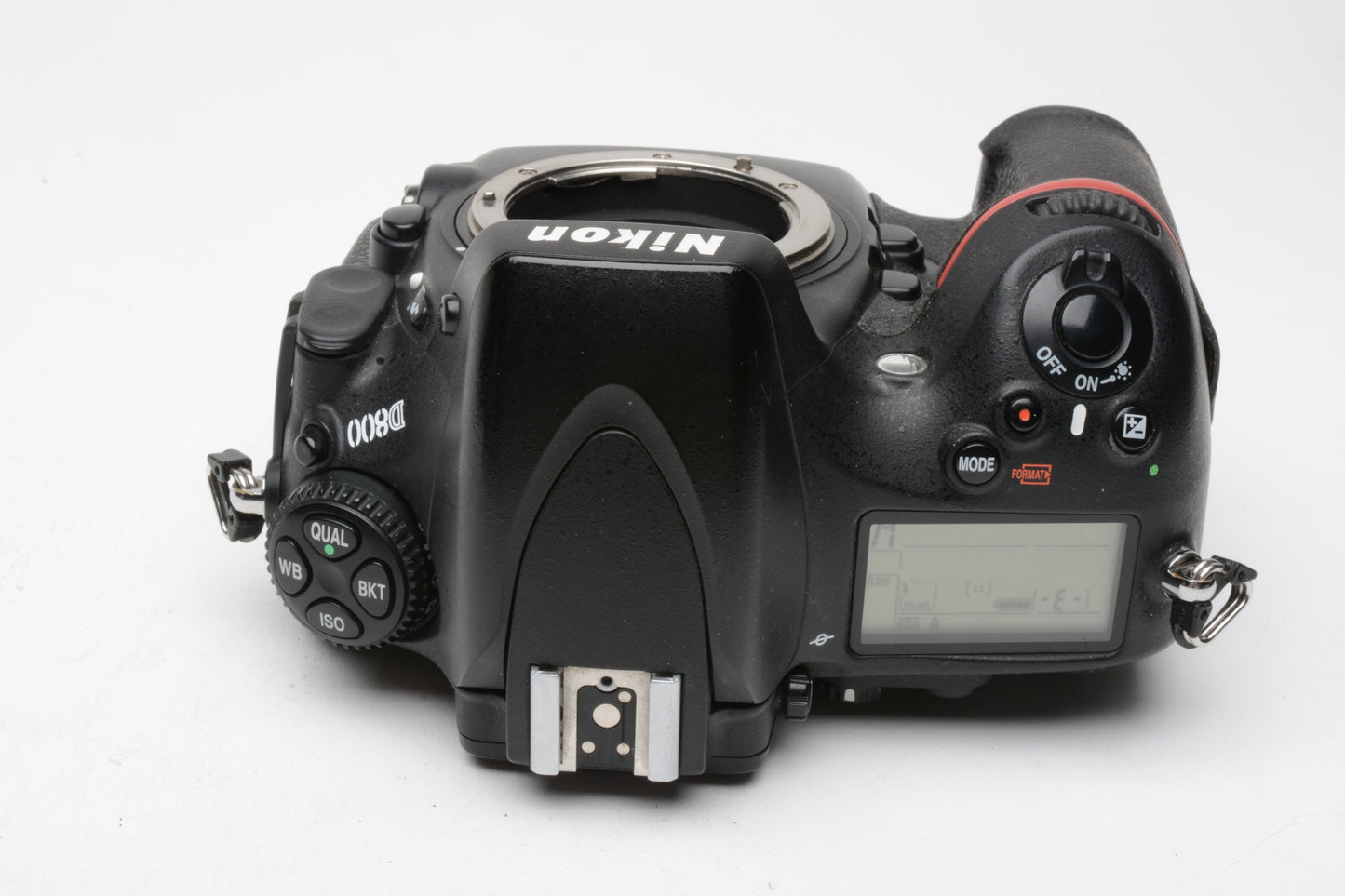 Nikon D800 DSLR body, USA version, batt+charger+strap 130K Acts