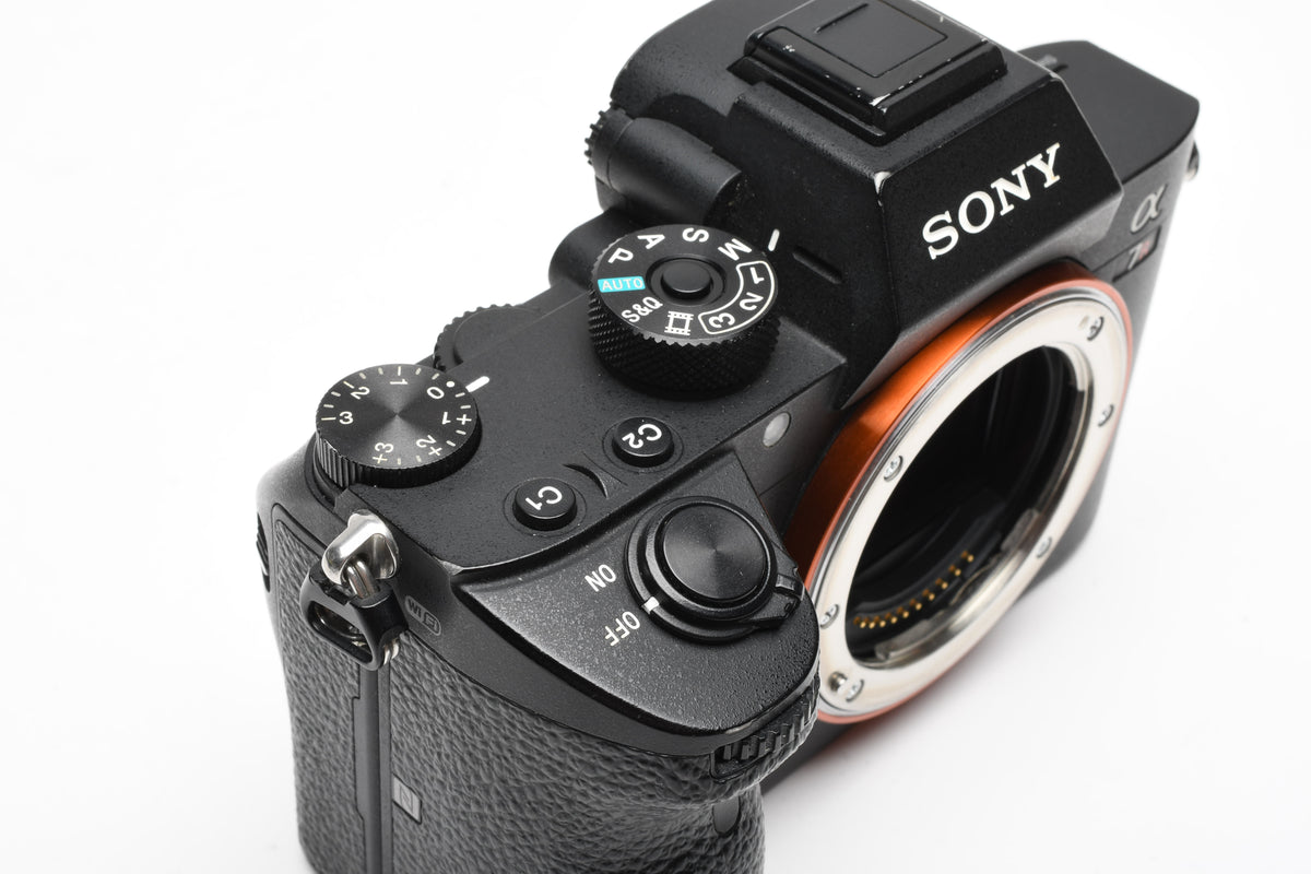Sony A7R III Mirrorless Body, Only 3k Acts!, w/Strap, batt+charger