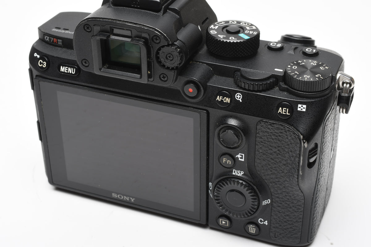 Sony A7R III Mirrorless Body, Only 3k Acts!, w/Strap, batt+charger