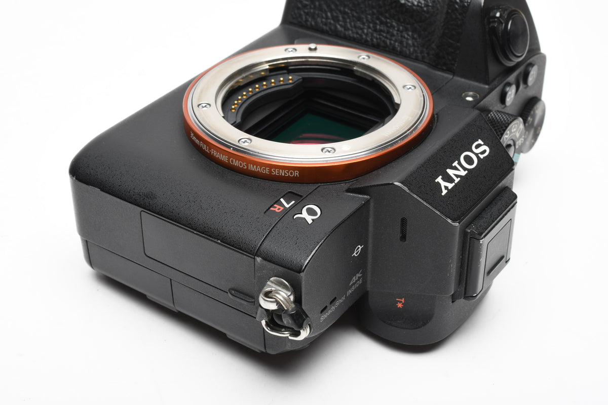 Sony A7R III Mirrorless Body, Only 3k Acts!, w/Strap, batt+charger