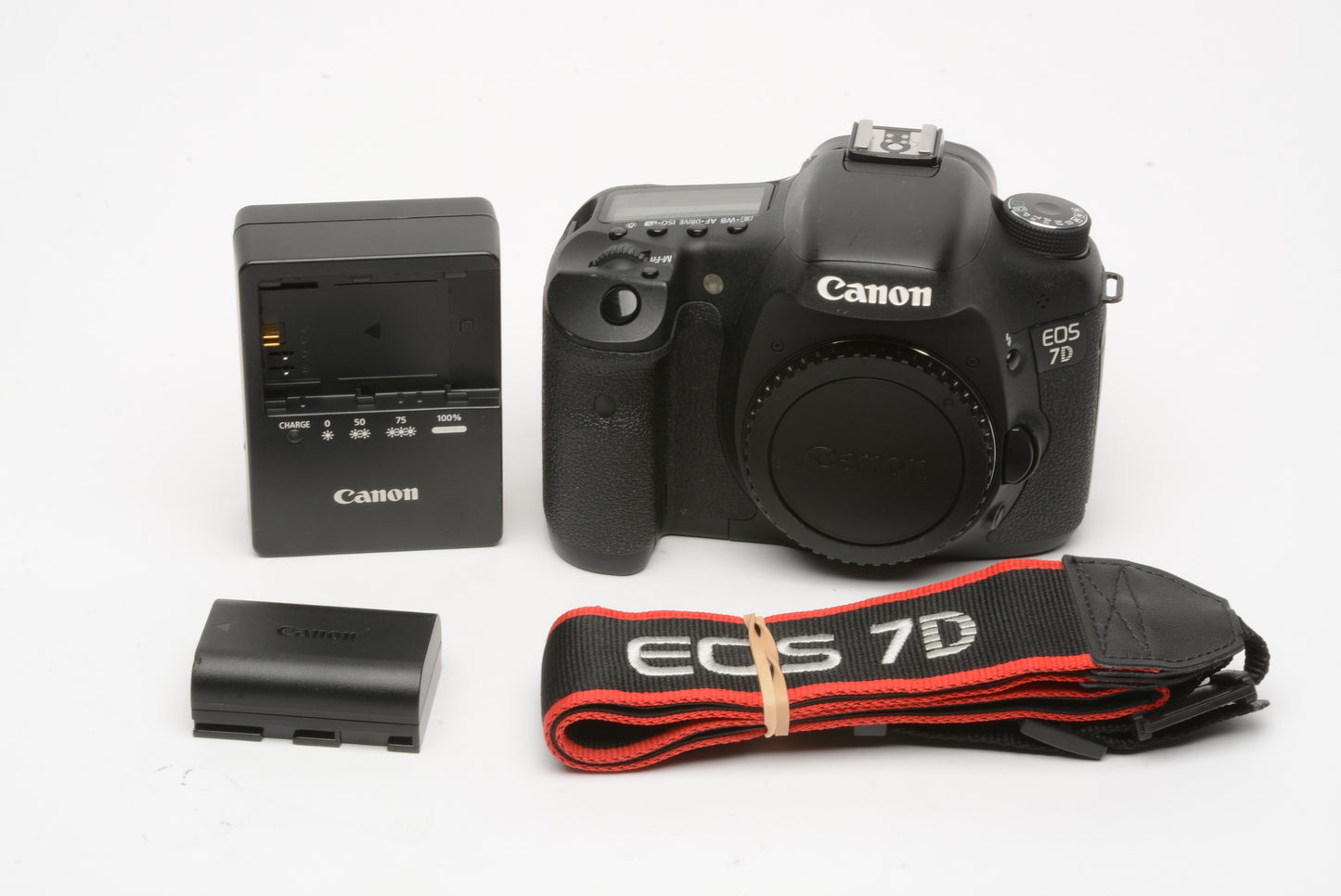 Canon EOS 7D 18MP DSLR body, batt+charger+strap, 39K acts, tested, great!