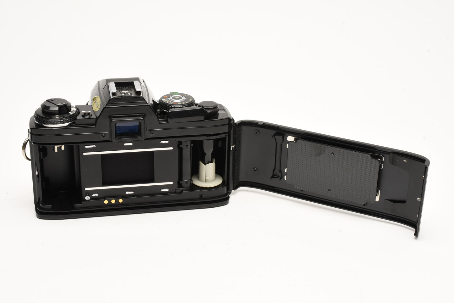 Minolta X700 35mm SLR w/50mm f1.7 lens, strap, cap, Sky, new seals, Great