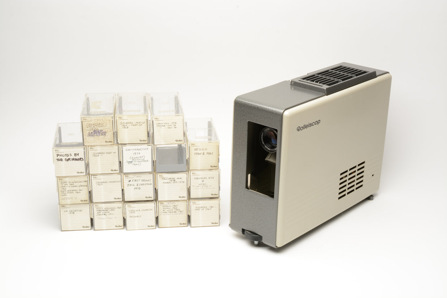 Rollei Rolleiscop 35mm Slide projector w/18X Trays, Very clean, sharp, tested, Great!