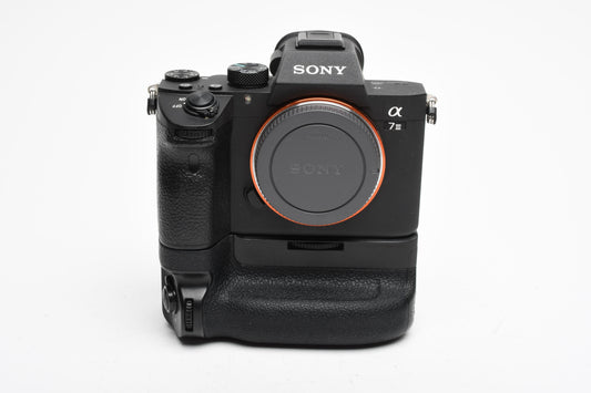 Sony A7 III Mirrorless Body, 34K Acts, w/Battery Grip, 2X batts, Great!