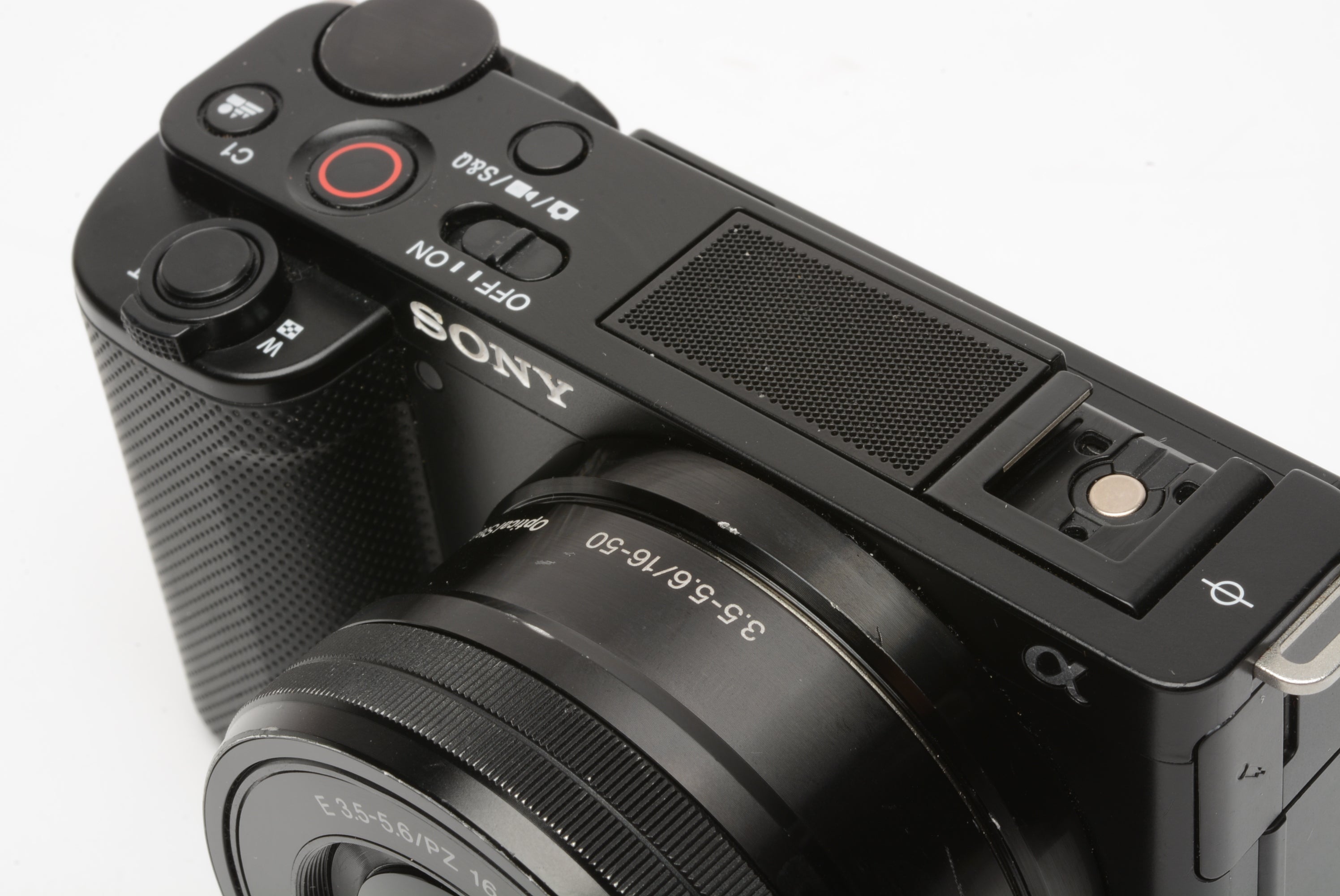 Sony ZV-E10 Vlogging camera w/E-PZ 16-50mm f3.5-5.6 OSS zoom, case