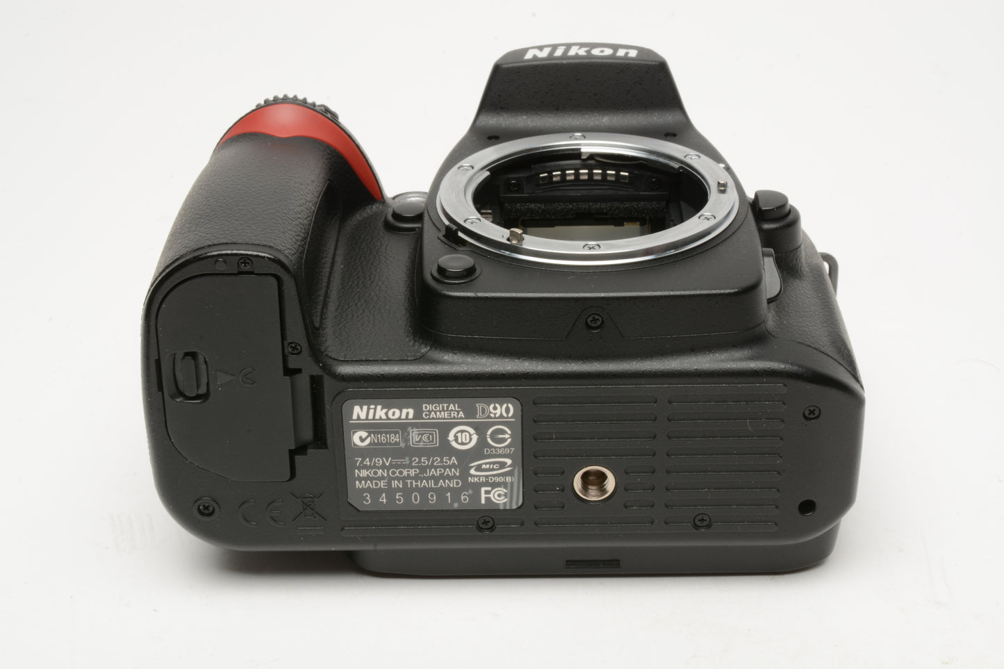 Nikon D90 DSLR body, batt, charger, strap, Only 9552 Acts, very clean, tested
