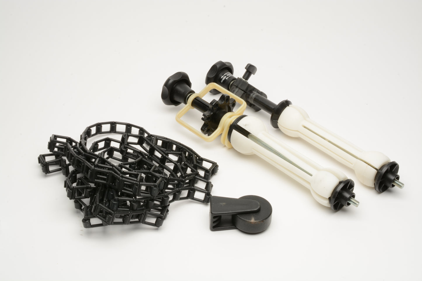 Manfrotto Expan plastic black chain set, Clean, works great!