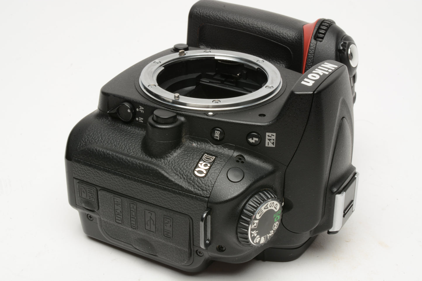 Nikon D90 DSLR body, batt, charger, strap, Only 9552 Acts, very clean, tested