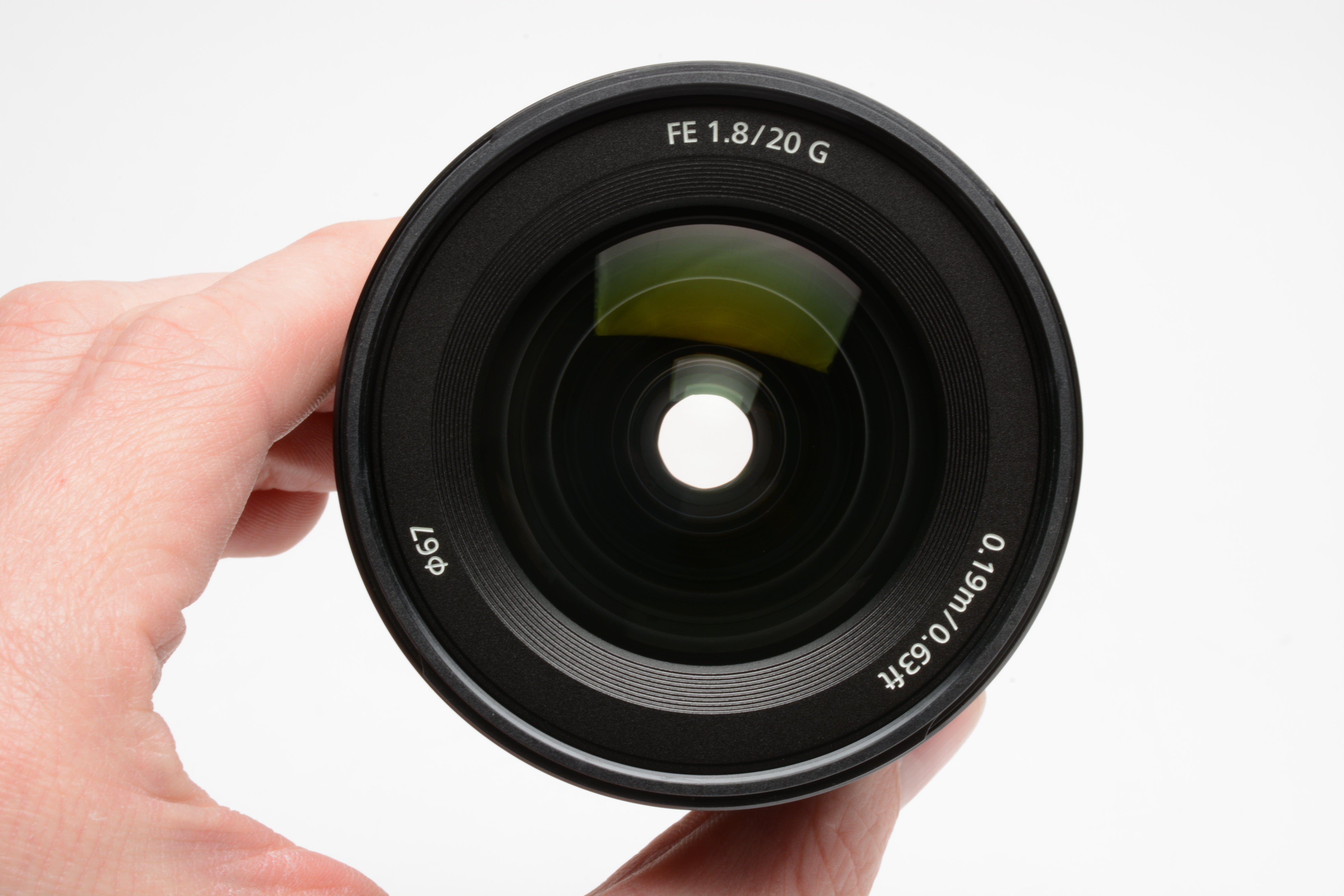 Sony FE 20mm f1.8G SEL20F18G wide lens, hood+caps, Mint