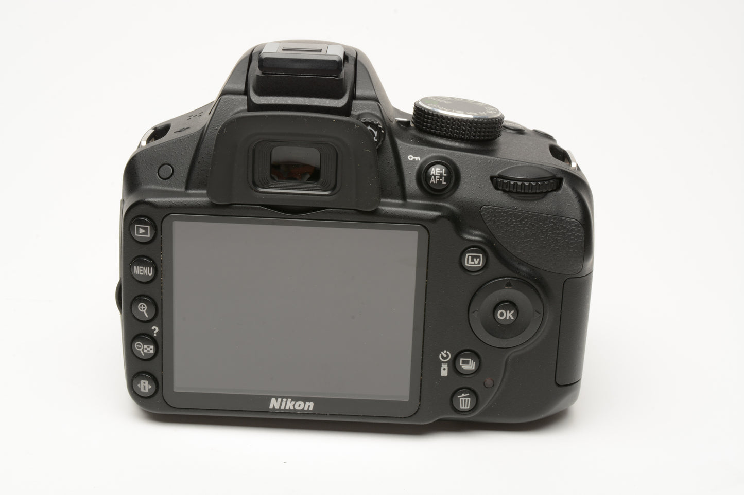 Nikon D3200 DSLR w/18-55mm f3.5-5.6 GII, batt+charger Only 2242 Acts!