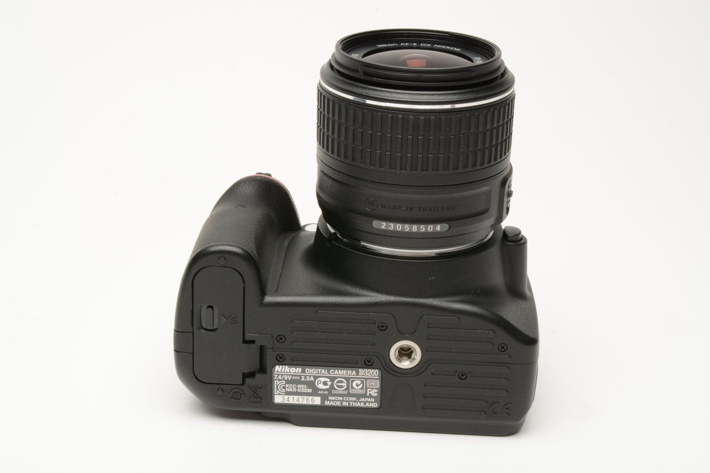 Nikon D3200 DSLR w/18-55mm f3.5-5.6 GII, batt+charger Only 2242 Acts!