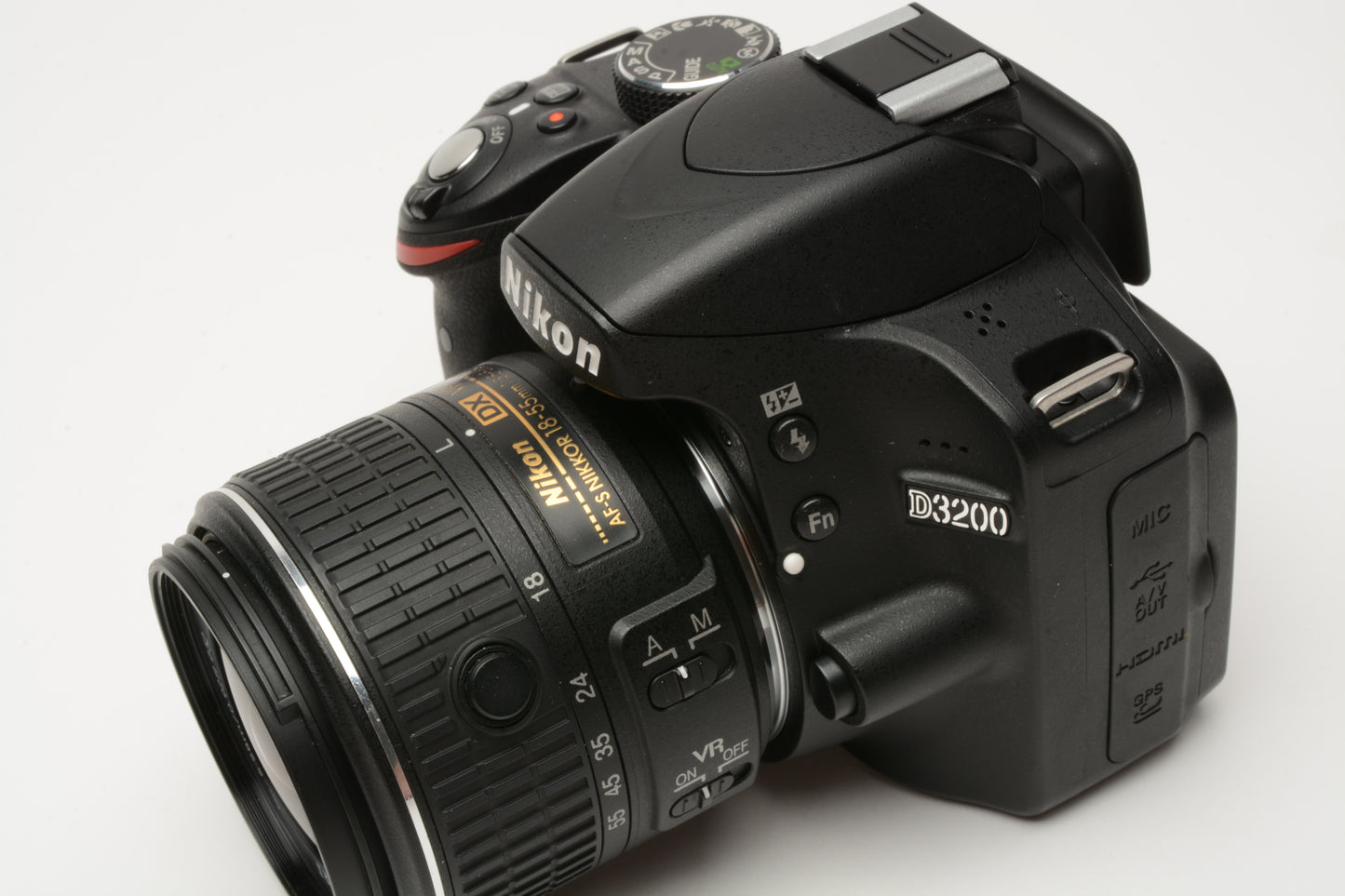 Nikon D3200 DSLR w/18-55mm f3.5-5.6 GII, batt+charger Only 2242 Acts!