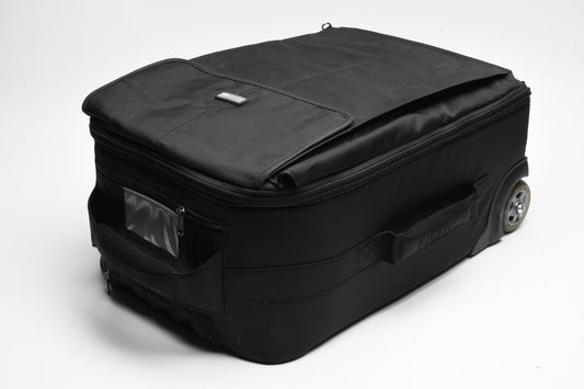 ThinkTank Airporter Advantage XT rolling camera case, Great, Light use