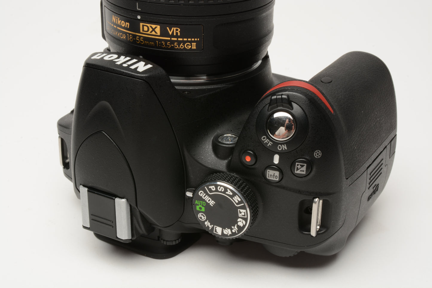 Nikon D3200 DSLR w/18-55mm f3.5-5.6 GII, batt+charger Only 2242 Acts!