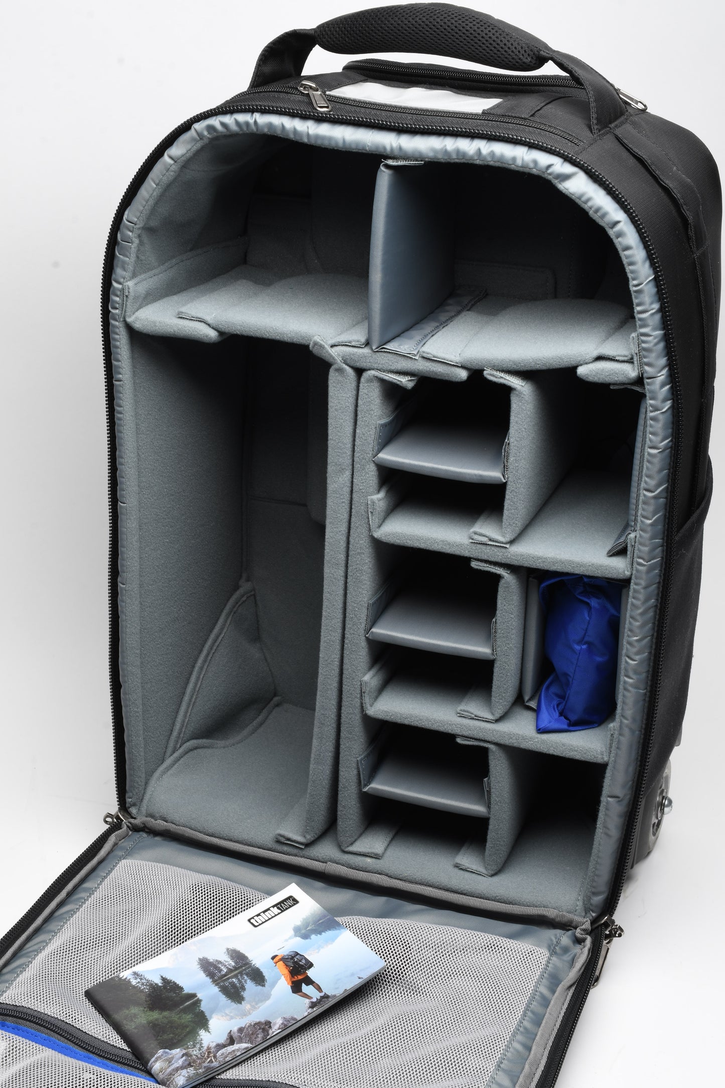 ThinkTank Airporter Advantage XT rolling camera case, Great, Light use