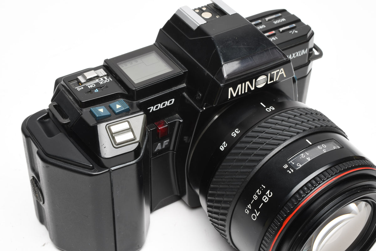 Minolta Maxxum 7000 35mm SLR w/Tokina 28-70mm Zoom, Case, Tested