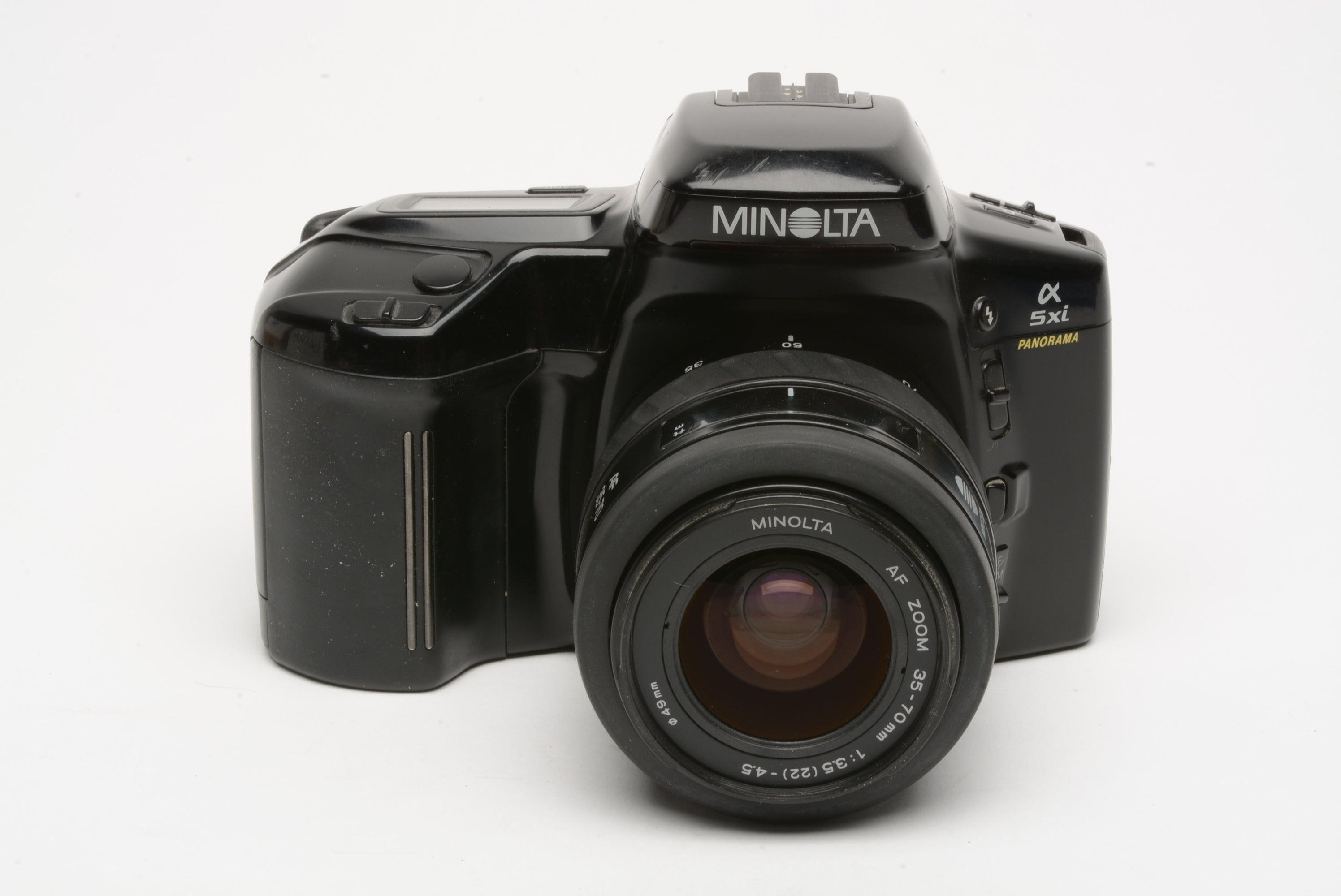 Minolta 5xi 35mm SLR w/AF 35-70mm f3.5-4.5 zoom lens, boxed