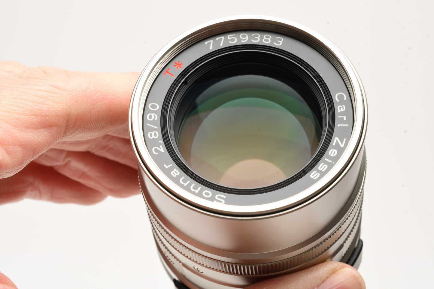 Contax Zeiss Sonnar T* 90mm f2.8 lens, boxed, Mint-, caps, Great