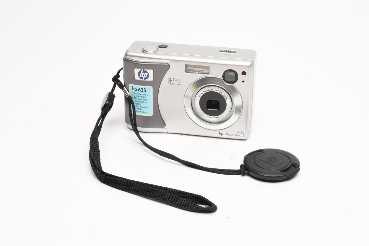 HP Photosmart 635 2.1MP Digital Point&Shoot camera (Silver), Strap, Good