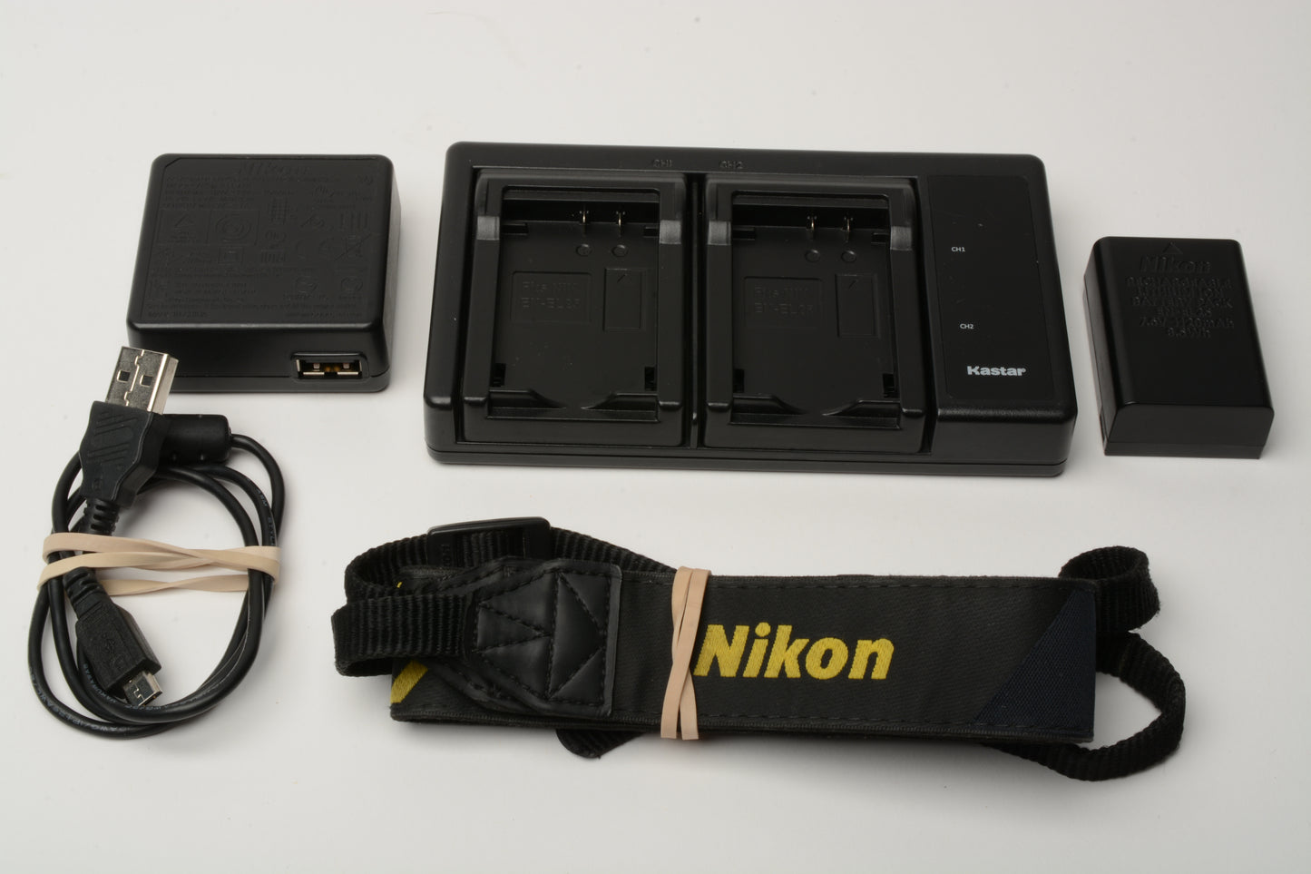 Nikon Z50 Mirrorless Body, Nikon battery, dual charger, strap, 17k acts