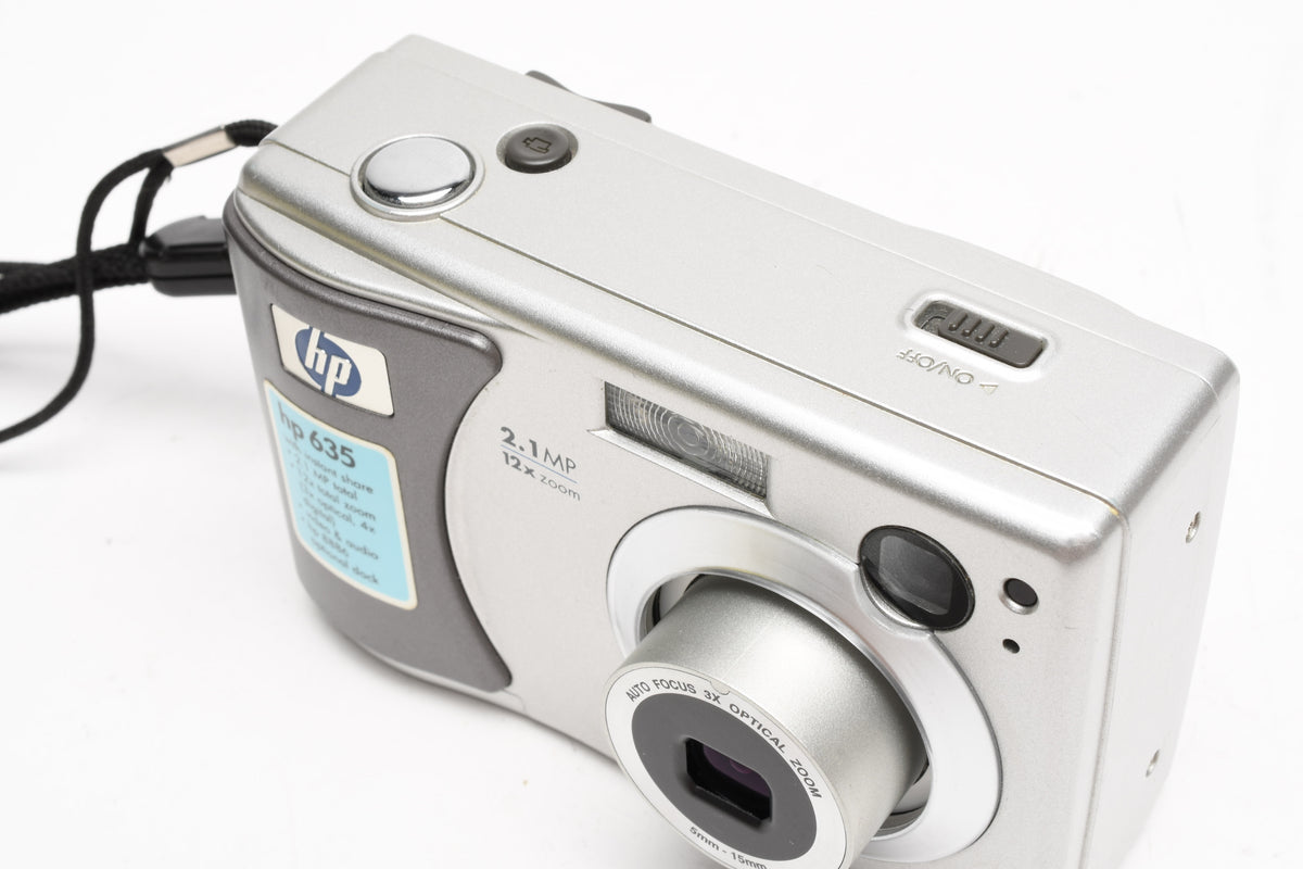HP Photosmart 635 2.1MP Digital Point&Shoot camera (Silver), Strap, Good
