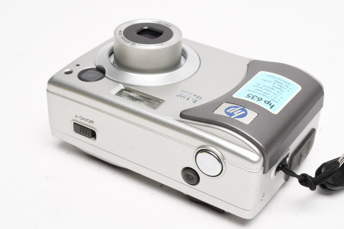 HP Photosmart 635 2.1MP Digital Point&Shoot camera (Silver), Strap, Good