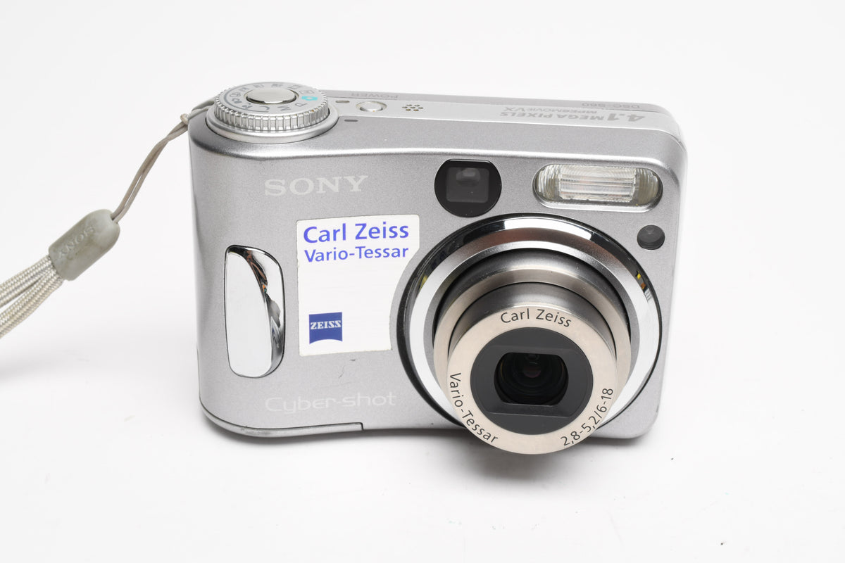 Sony DSC-S60 4.1MP Digital Point&Shoot camera (Silver), Strap, Good