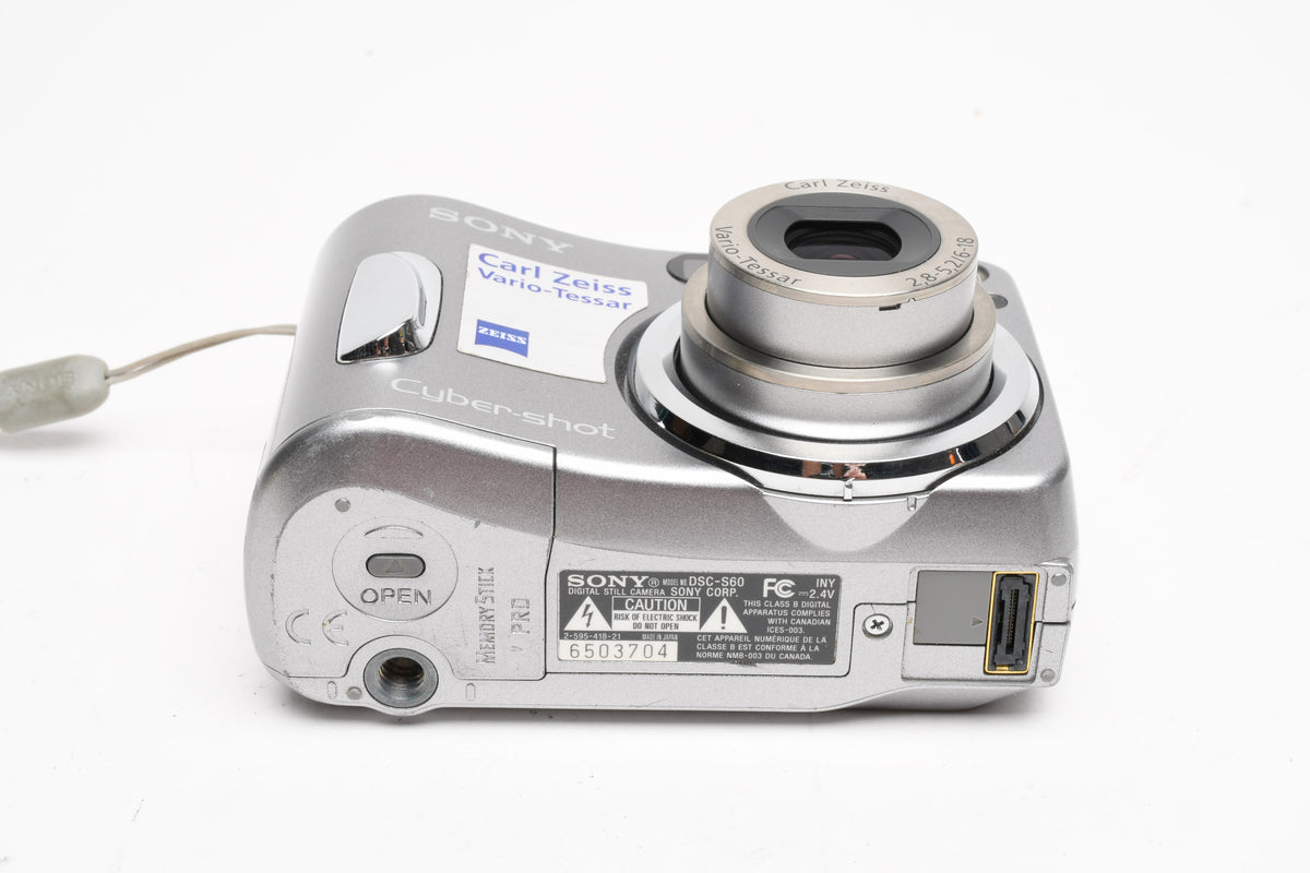Sony DSC-S60 4.1MP Digital Point&Shoot camera (Silver), Strap, Good