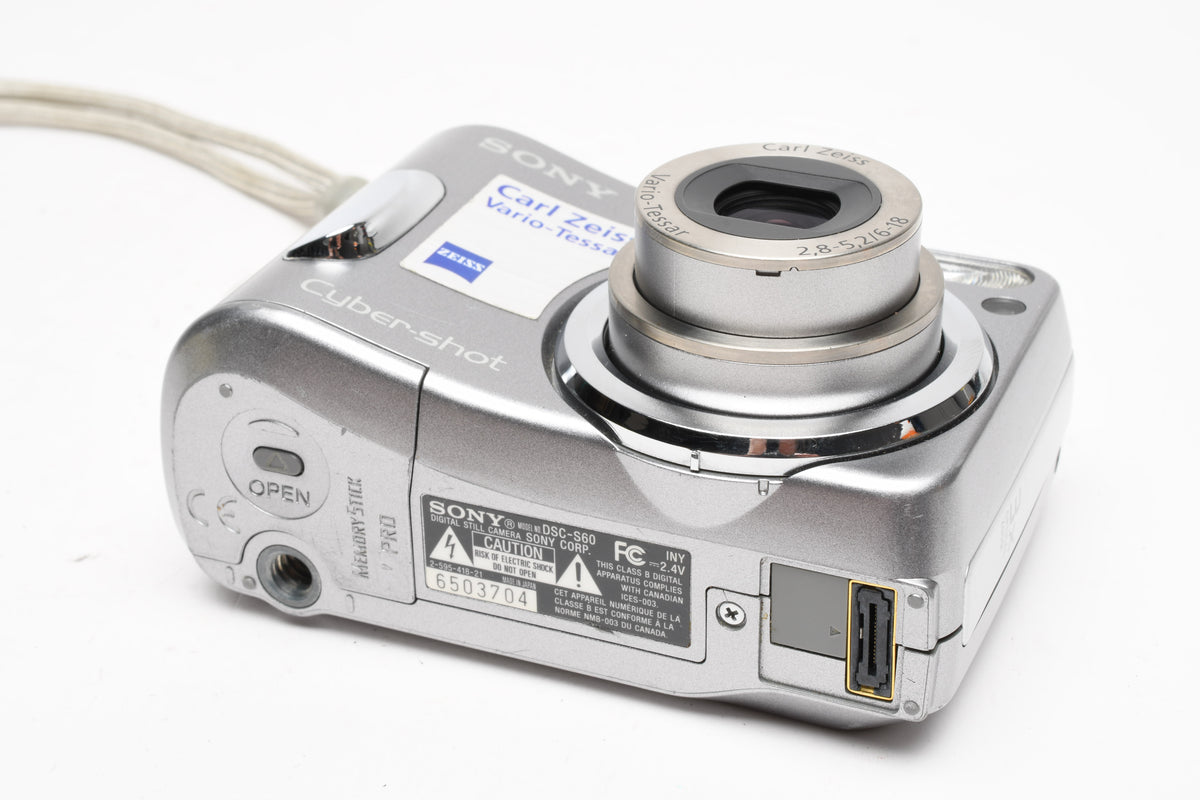 Sony DSC-S60 4.1MP Digital Point&Shoot camera (Silver), Strap, Good