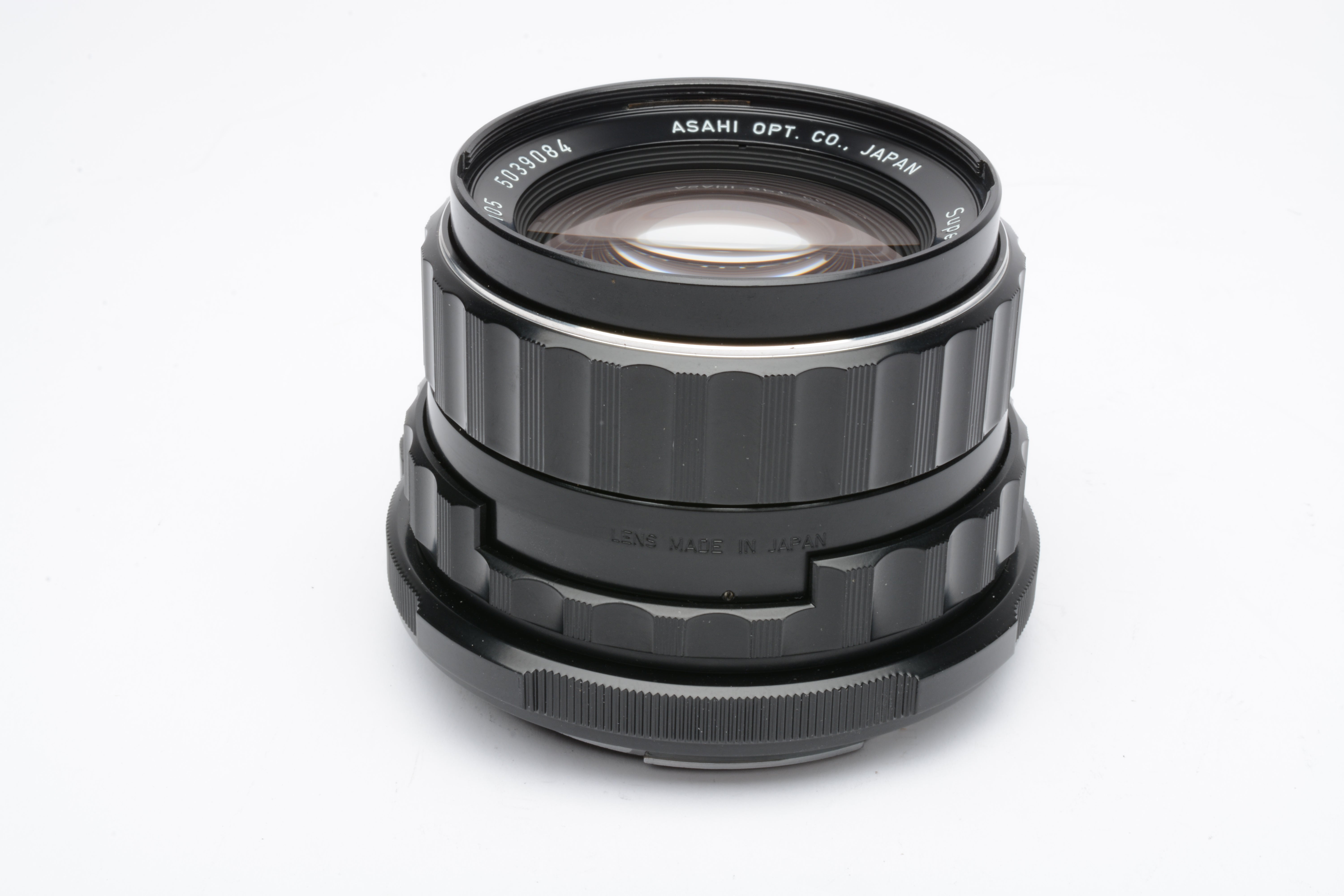 Pentax SMC Takumar 105mm f2.4 lens for Pentax 67, caps, UV, sharp 